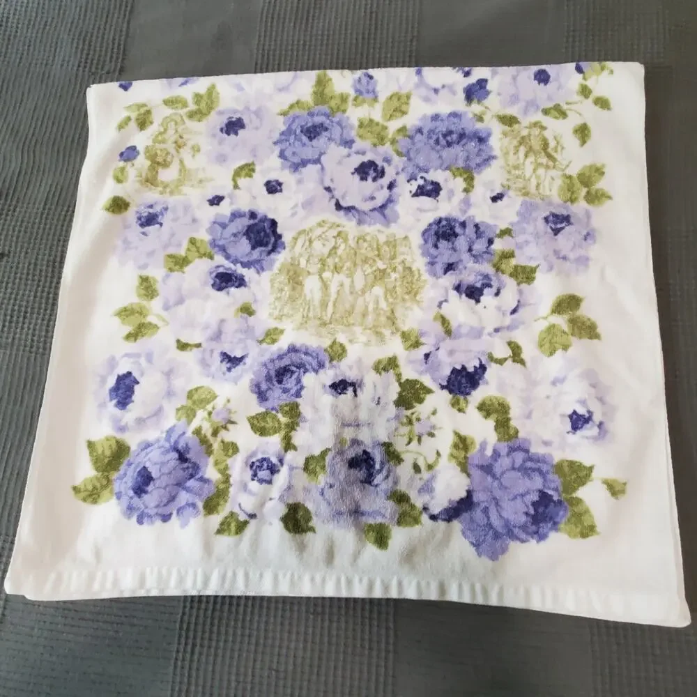 Vintage Fieldcrest Bath Towel Floral White Purple Green Toile Retro 24x46 USA